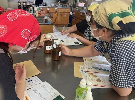 大醤(株)商品セミナー　　「思わず笑顔と笑いが出る、作って食べて知ってお得な試食・学習会」
【岡山西エリア三門コープ委員会】