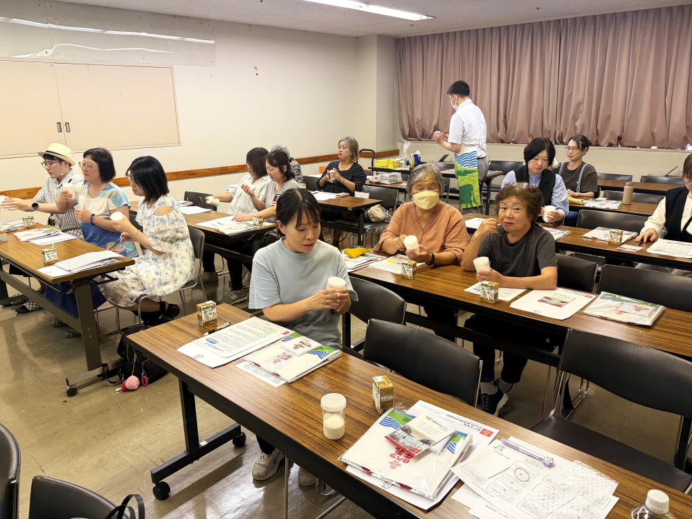 大山乳業協同組合さん　商品セミナー・商品学習会　～大山乳業の商品のおいしさのヒミツを知ろう!～
【岡山東エリア伊部コープ委員会】