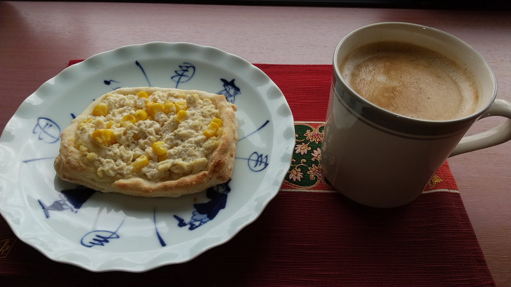 北海道産粒コーンと国産木綿豆腐のパン
