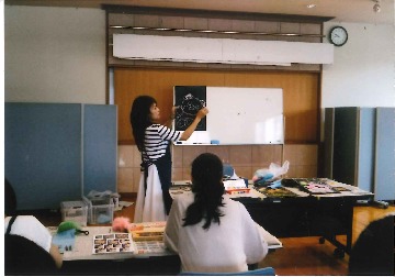 チョークアートにチャレンジ!
【岡山東エリア香登・西鶴山コープ委員会】