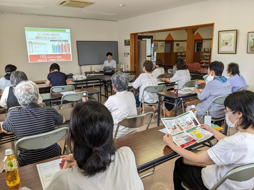 ドレッシングは万能調味料　キューピードレッシング試食学習会
【岡山西エリア建部南コープ委員会】