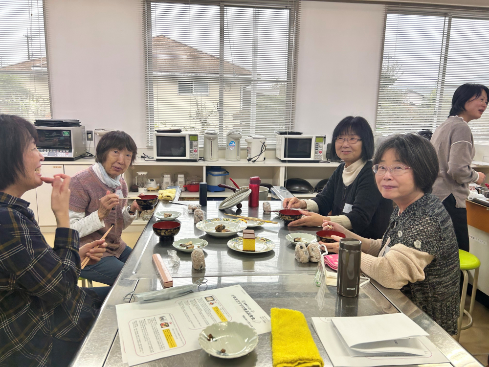 年末おすすめ商品試食会
【倉敷エリア呉妹コープ委員会】