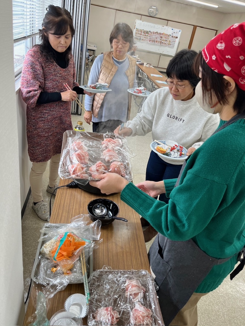 年末おすすめ商品の試食会
【井笠エリア笠岡中央コープ委員会】