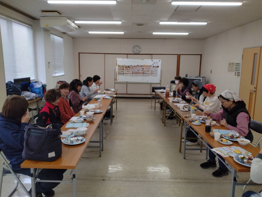 年末おすすめ商品の試食会
【井笠エリア笠岡中央コープ委員会】