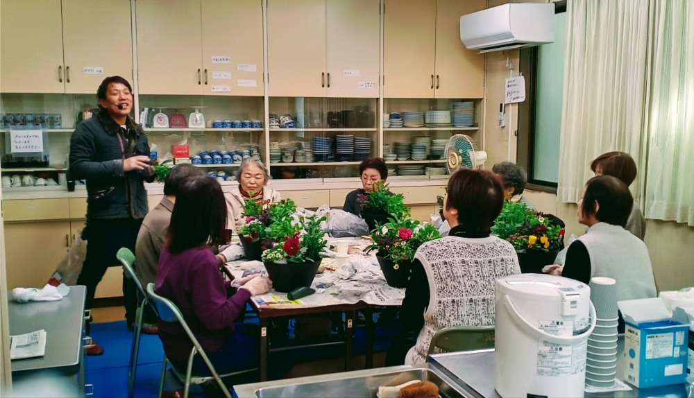 お正月を彩る　寄せ植え作り
【岡山西エリア鯉山コープ委員会】