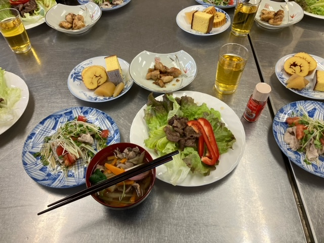 年末おすすめ商品を試食しよう!
【岡山西エリア三門コープ委員会】