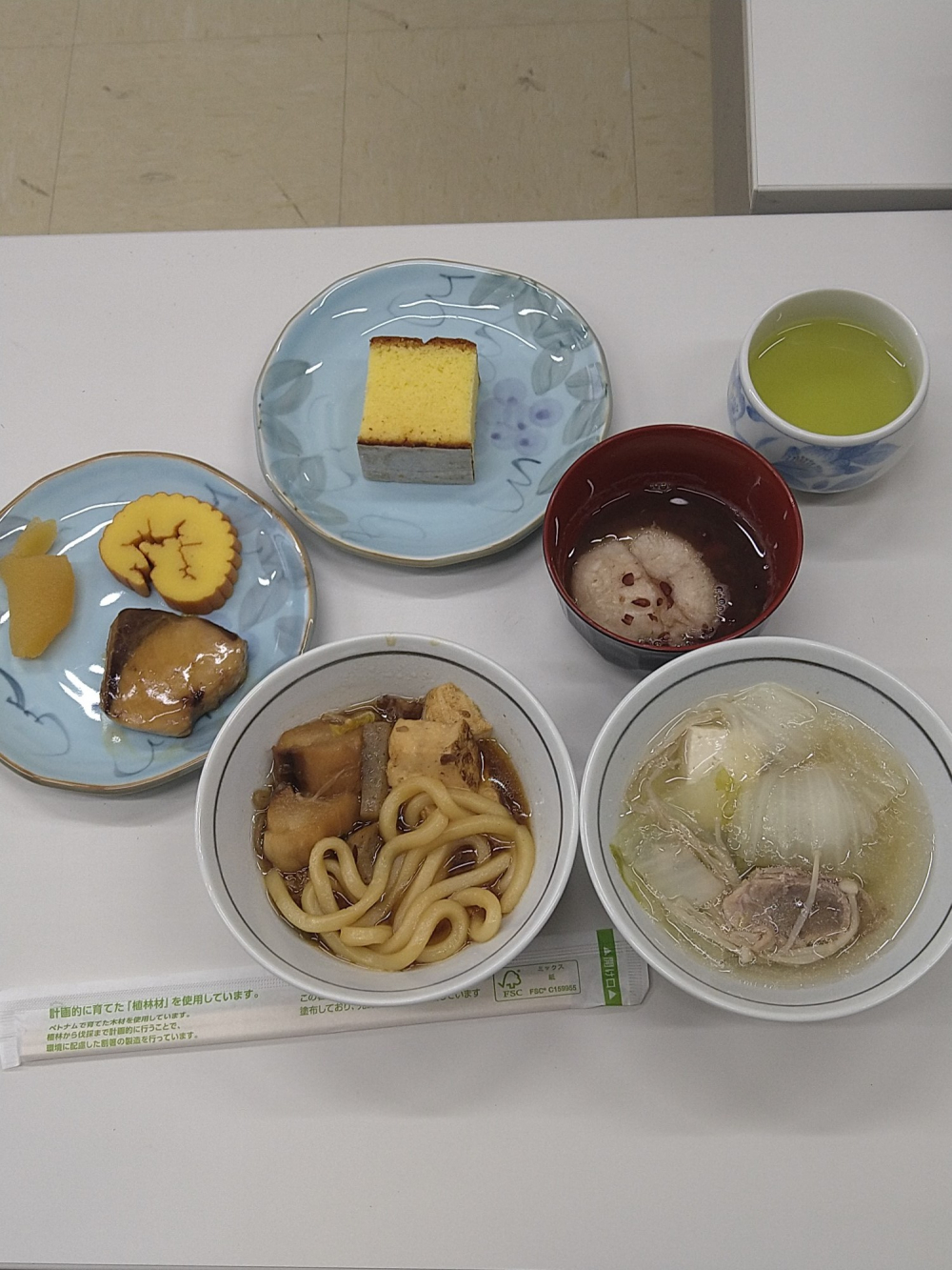 お正月お飾りと年末おすすめ商品の試食
【岡山東エリア瀬戸南コープ委員会】