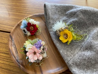 お花のブローチかフォトフレームアレンジのワークショップ
【岡山東エリア伊部コープ委員会】