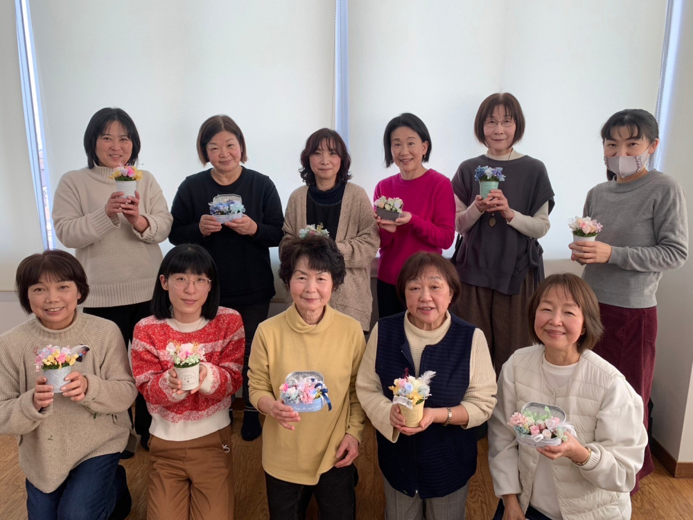 プリザーブドフラワーで小物づくり
【岡山西エリア東畦コープ委員会】