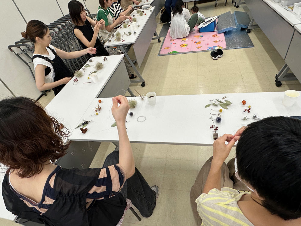 モビールを作ろう
【岡山東エリア桜が丘西コープ委員会】