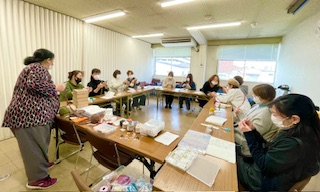 かぎ針でリースを作ろう‼　百間川南ブロック交流会
【岡山東エリア百間川南ブロック委員会】