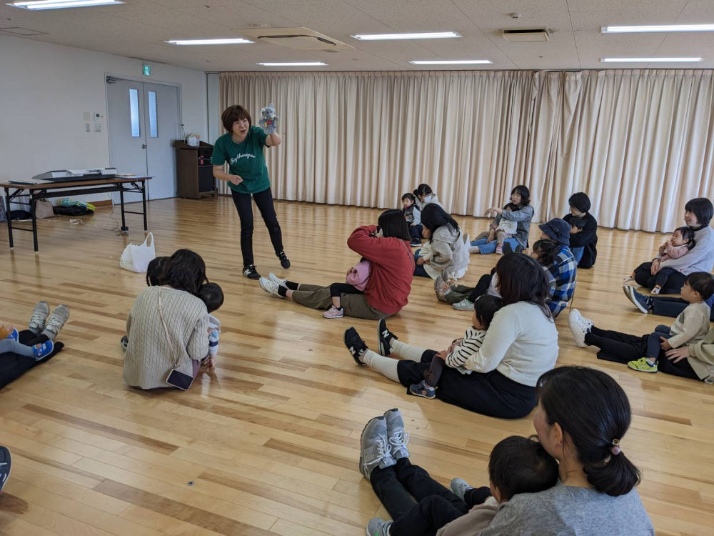 おやこdeリトミック
【岡山東エリアマミパピ委員会】