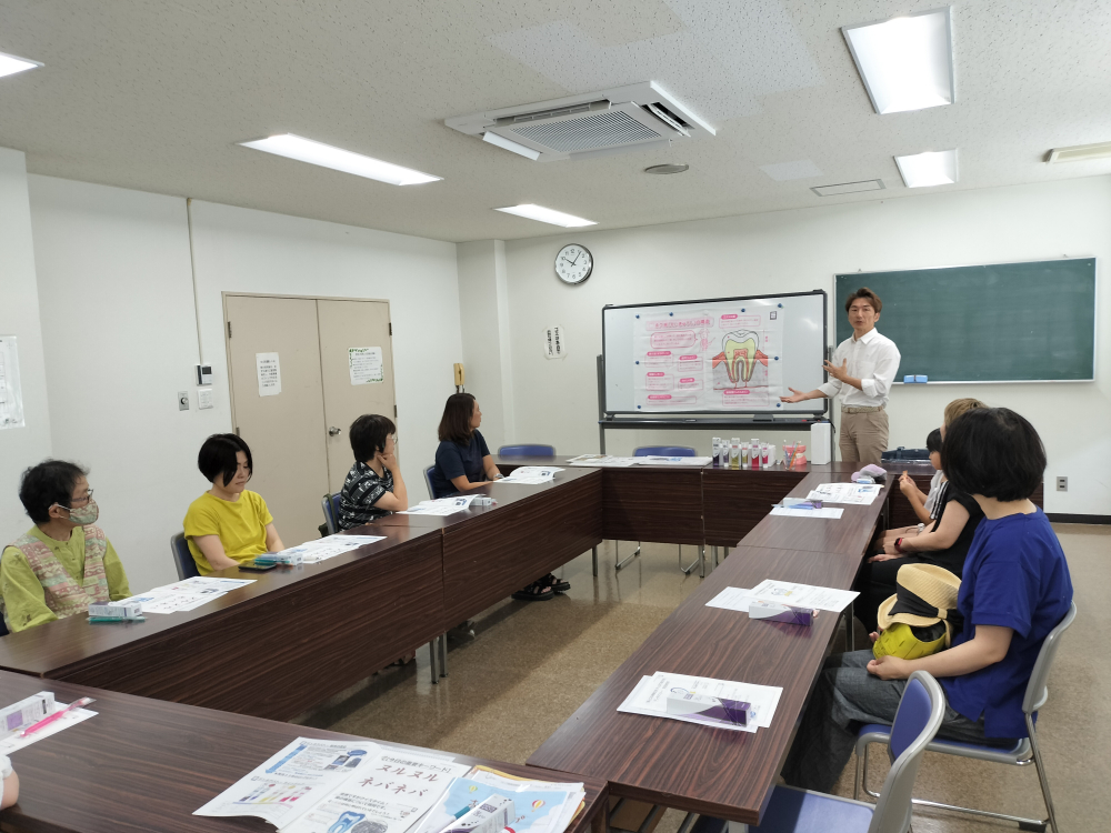 サンギさんの商品セミナー「歯ブラシや歯磨き粉について学ぼう」
【井笠エリア矢掛コープ委員会】