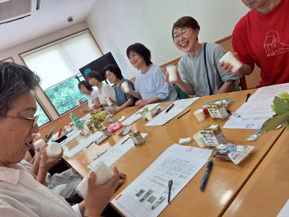 学んで作って食べて感じる　大山乳業のひみつ
【美作エリア久世コープ委員会】