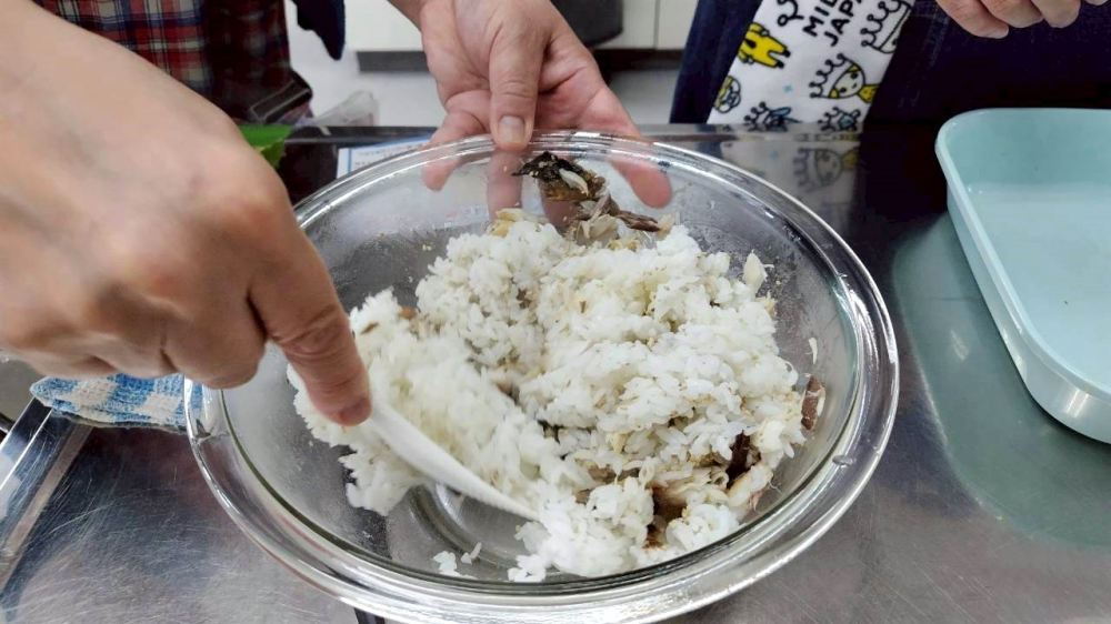 コープの人気商品☆　淡塩さばと味付もずくのおいしさの秘密を知ろう!!
【岡山東エリア芥子山コープ委員会】