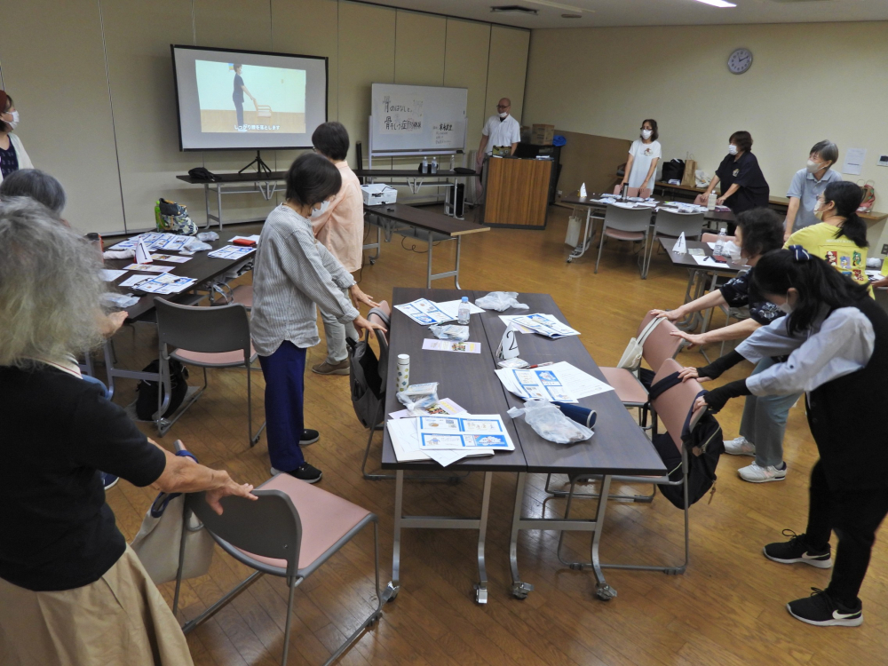 骨のはなしと骨そしょう症予防体操　～あなたの骨.大丈夫?～
【岡山西エリアふくし委員会】