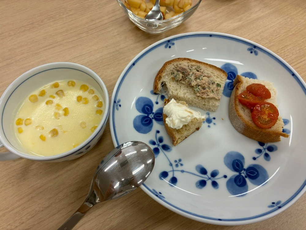 いつも食べてるパンの新しい魅力を発見!　(株)タカキベーカリー商品セミナー
【岡山西エリア吉備コープ委員会】