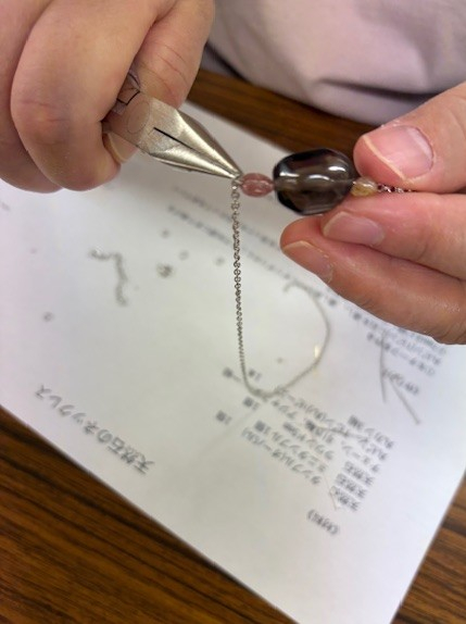 天然石жパールビーズを使ってアクセサリー作り してみる?　-ピンとくる天然石を選んでオリジナル作品を作ろう-
【岡山東エリア宇野東コープ委員会】