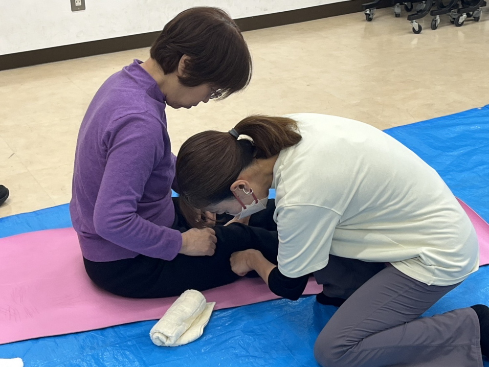 ゆがみを整えリンパを流すコンディショニング♫　～リンパを流して体調を整えましょう～
【美作エリア東小コープ委員会】