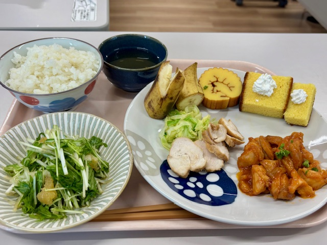 おかやま若鶏をおいしく食べよう~年末年始のおすすめ商品試食も一緒に~
【美作エリア中央コープ委員会】