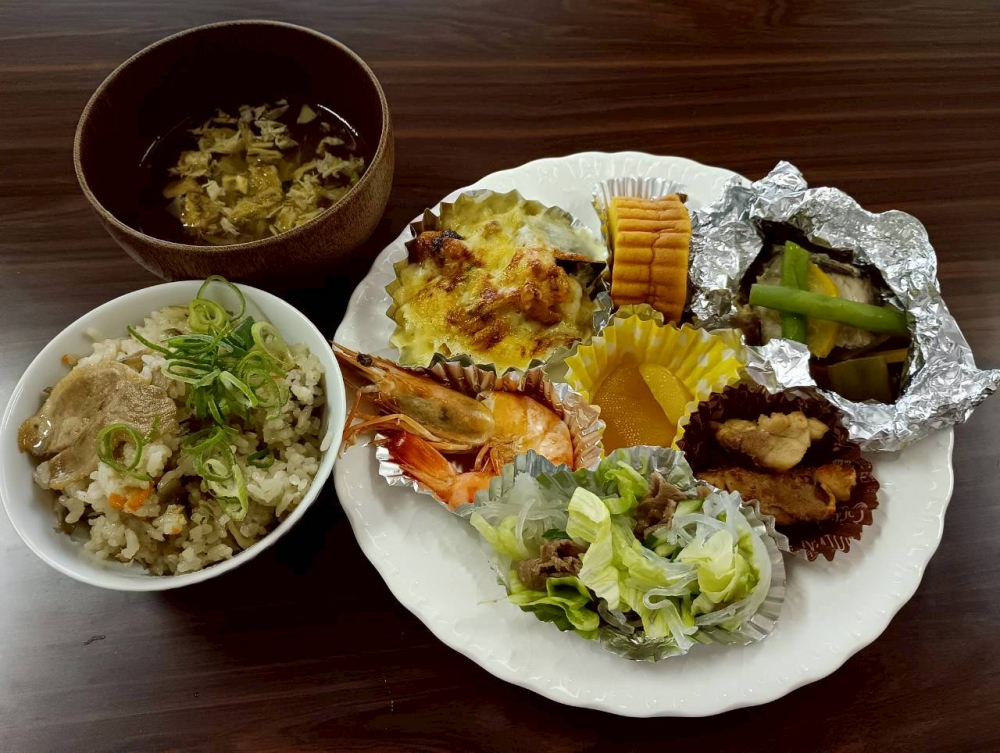 楽しく 美味しく 新しい発見☆　〈COOP年末おすすめ商品試食会〉
【岡山東エリア政田コープ委員会】