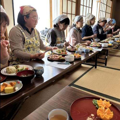 年末おすすめ商品お知らせ会～安心・安全のコープ商品を囲んで楽しくおしゃべりしましょう～
【岡山西エリア藤田北コープ委員会】