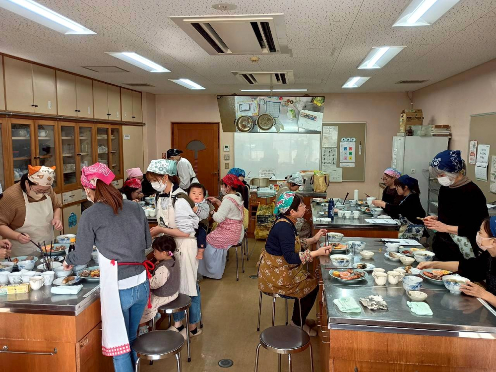 Cコレ商品&年末お勧め商品交流会~生協商品を使って、年末・年始をお手軽に♪
【岡山西エリア福浜コープ委員会】