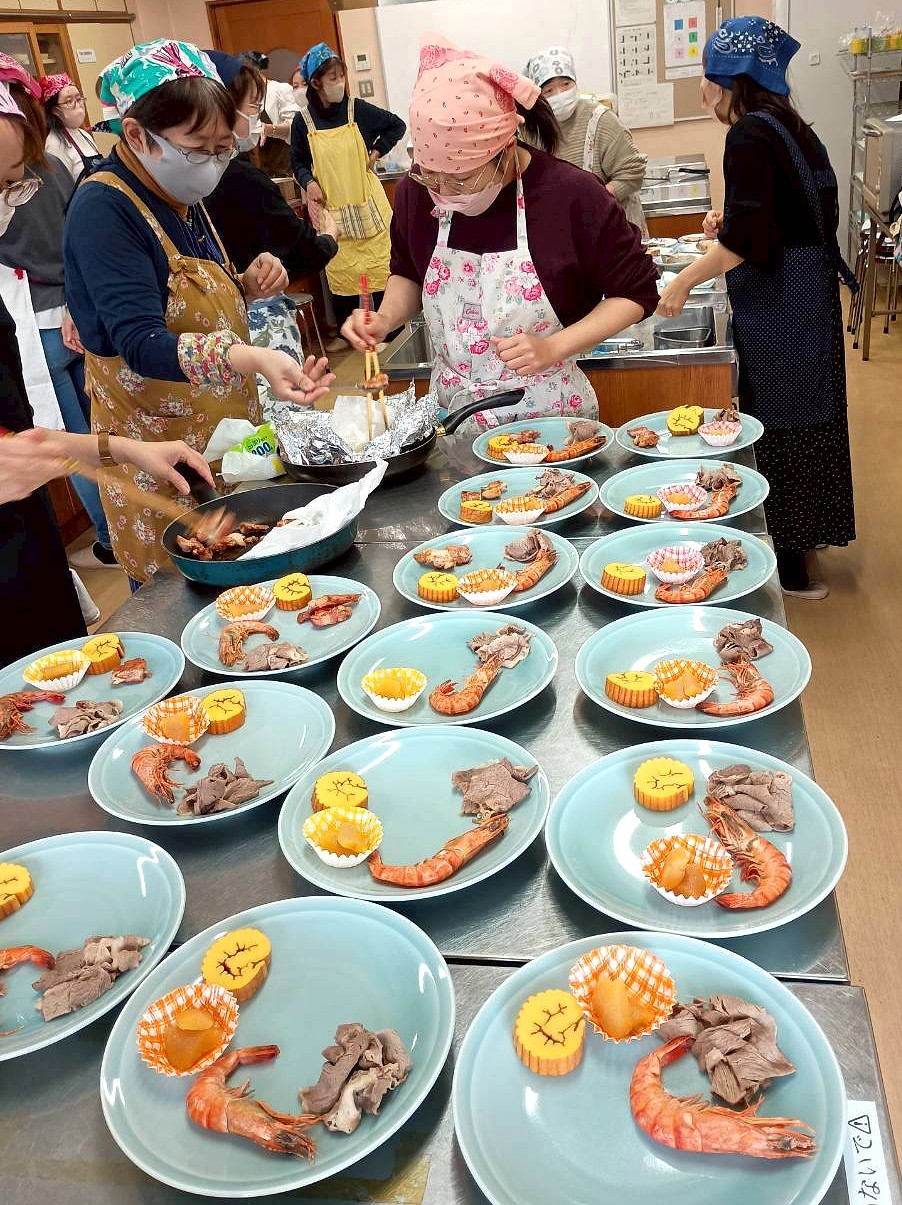 Cコレ商品&年末お勧め商品交流会~生協商品を使って、年末・年始をお手軽に♪
【岡山西エリア福浜コープ委員会】