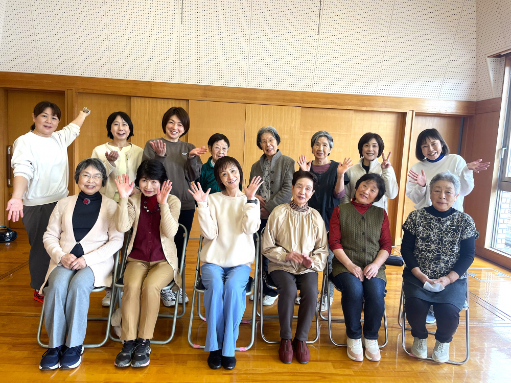 元宝塚歌劇団　有未 れお先生と踊ろう♪　～つまづき防止ダンス～
【岡山西エリア野谷コープ委員会】