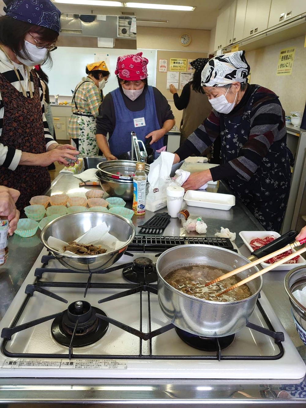 年末おすすめ商品試食会 ～商品とメニューのお知らせです　楽しくクッキングしましょう♡～
【岡山西エリア福田コープ委員会】