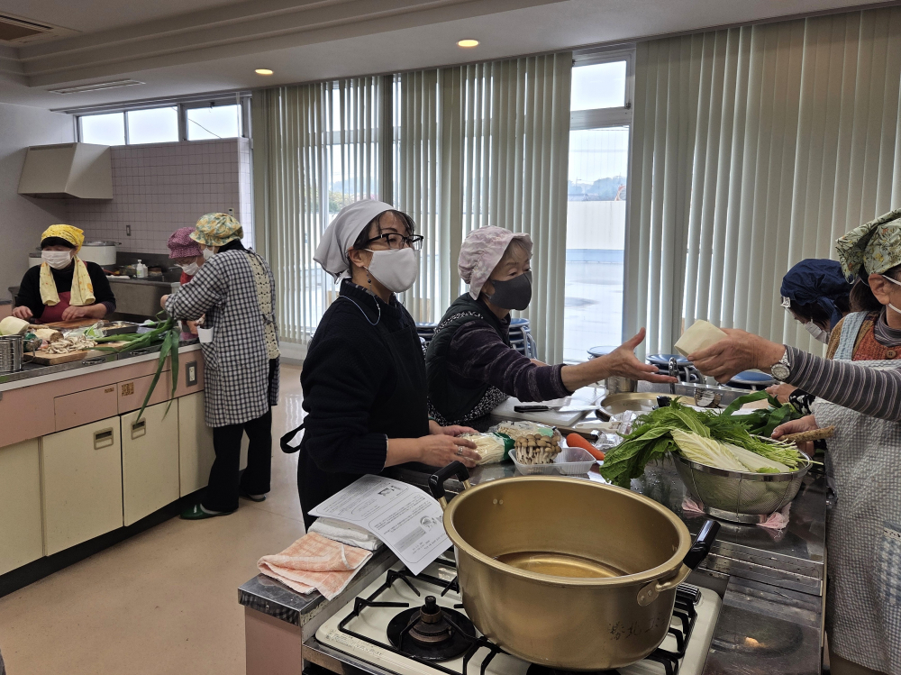 Cコレ&年末おすすめ商品試食会 ～コープ商品の良さを実感できる試食会を企画しました～
【美作エリア勝北コープ委員会】