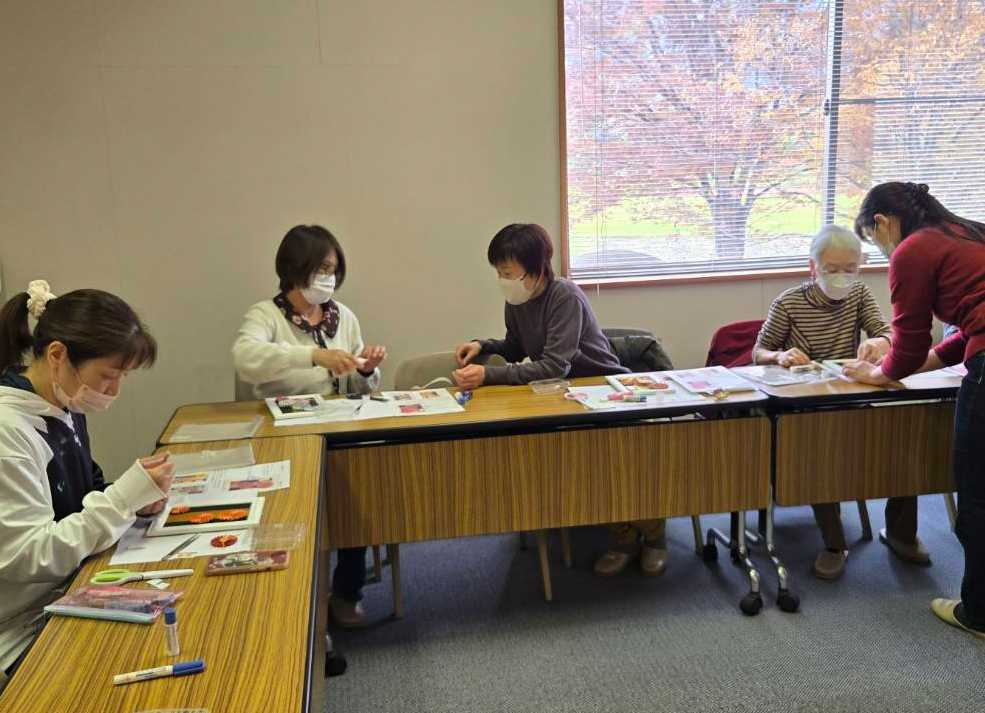 卓上サイズ 迎春飾りを作ろう ~手づくりの卓上飾りで新年を迎えませんか?~
【美作エリア久米南コープ委員会】