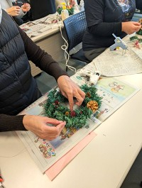 クリスマスリースを作ろう　～おやつの試食～
【岡山西エリア伊島コープ委員会】