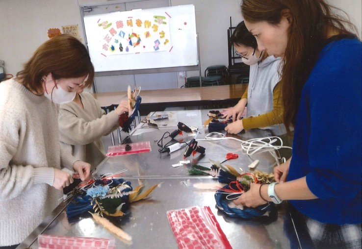 お正月飾りを作ろう!!～新年を手づくり飾りで迎えましょう～
【岡山東エリア山南コープ委員会】