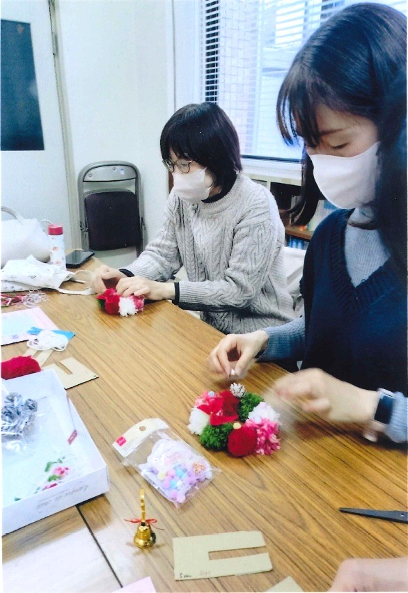 クリスマスリースを作ろう! ~グラデーションドリンクを飲んで語らおう~
【井笠エリア笠岡東コープ委員会】