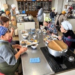 コープ商品でクリスマスケーキを作ろう! & 年末おすすめ商品を試食しよう!
【美作エリア奈義コープ委員会】