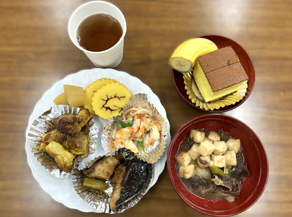 おすすめの”Cコレ&年末迎春商品 試食会”　～いっしょに調理して楽しくおしゃべりしながら交流しませんか。～
【井笠エリア里庄コープ委員会】