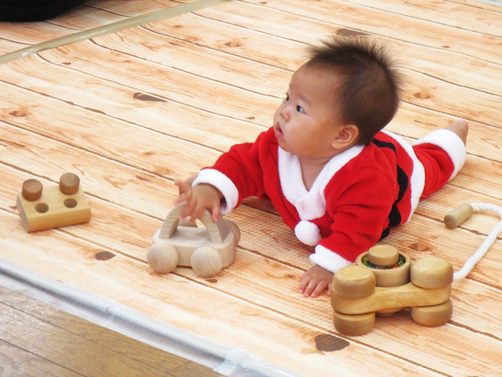 予約制子育てひろば ～ひと足早い クリスマスを楽しもう～
【岡山西エリア子育て応援プロジェクト】