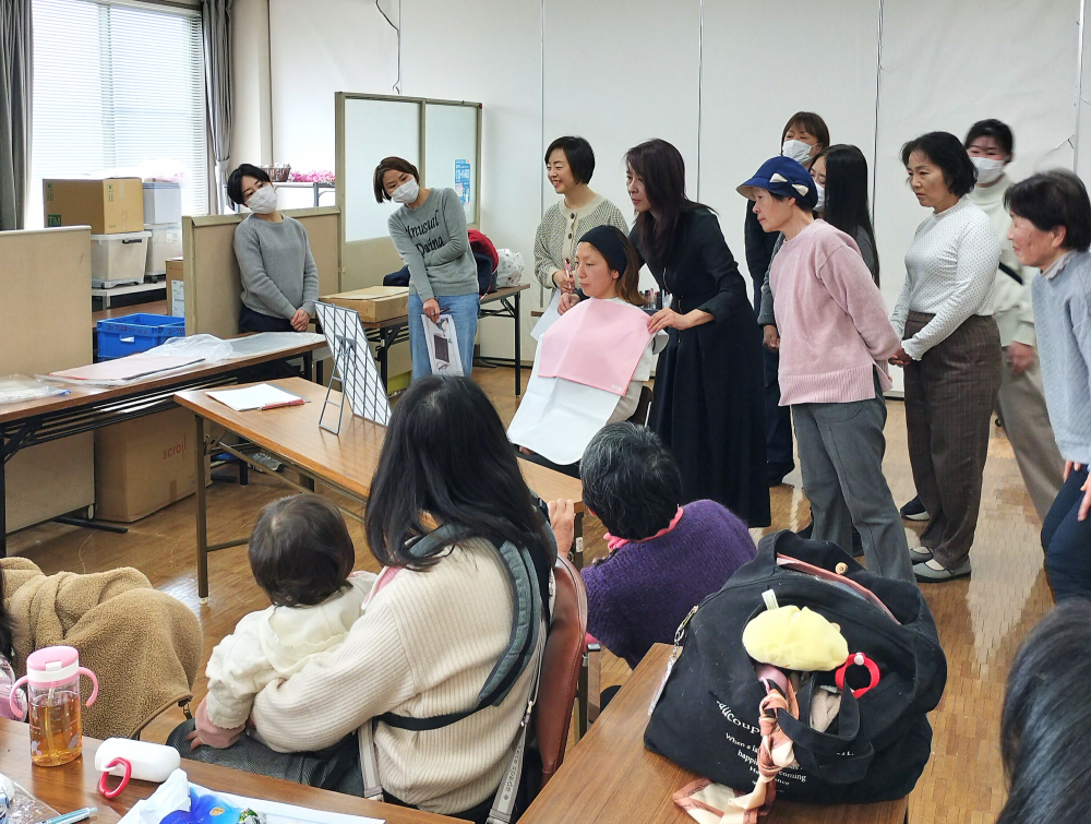 わたしに合うカラーって?　～自然に魅力を引き立ててくれる色を知ろう～　(※くらしのサポーター)
【岡山西エリア吉備コープ委員会】