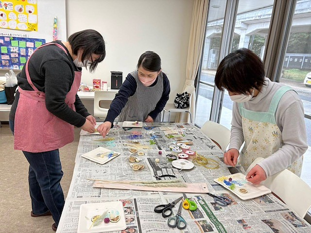 世界に1つだけの”アロマワックスバー”を作ろう　
【井笠エリア出部コープ委員会】