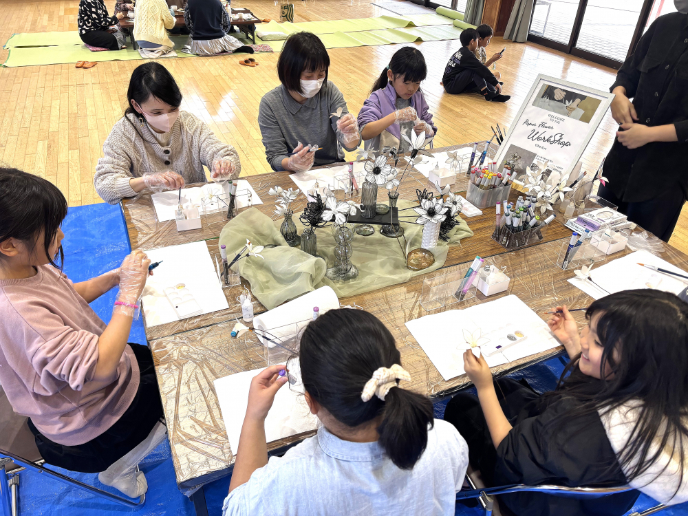 アルコールインクアートでペーパーフラワーを作ってみよう!　～世界でひとつだけの花を作りましょう♪～
【美作エリア一宮コープ委員会】