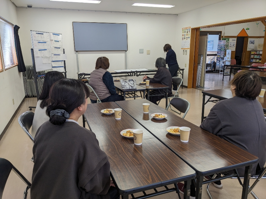 手づくりファブリックパネルとコープ商品の試食　～おうちに好きな眺めを作りませんか?～
【岡山西エリア建部南コープ委員会】