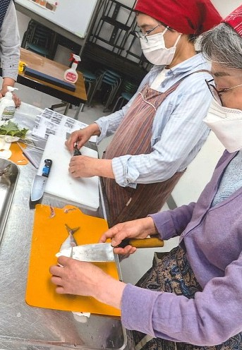 チーフ。。魚のさばき方　教えて～❢
【岡山東エリア山南コープ委員会】