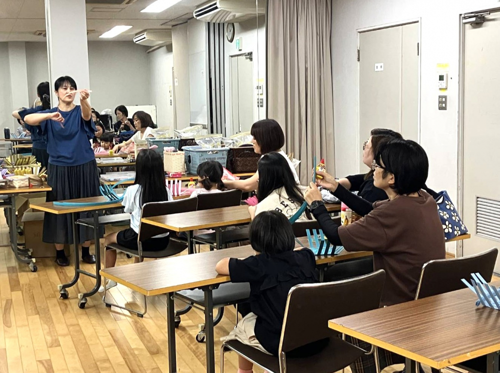 夏休み☀　親子でクラフトバンドかご作り
【岡山東エリア宇野西コープ委員会】