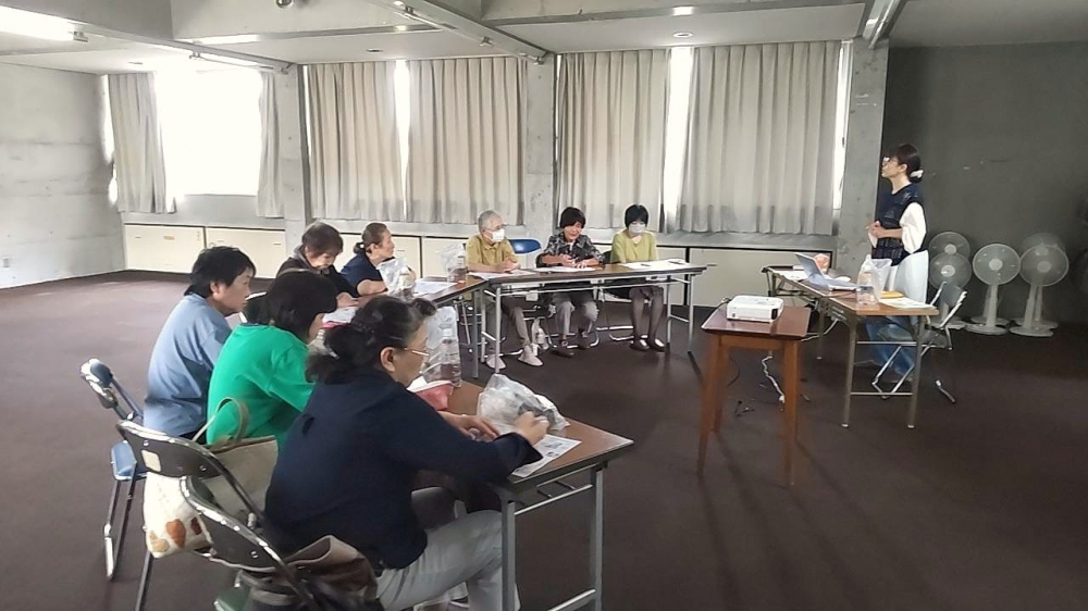 認知症のお年寄りとのコミュニケーションの基本　☆声のかけ方、接し方や対処の仕方を学びます。　(※くらしのサポーター)
【岡山東エリア和気コープ委員会】