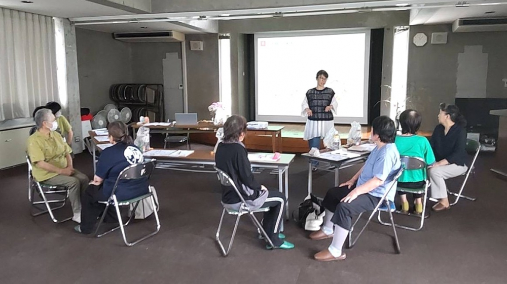 認知症のお年寄りとのコミュニケーションの基本　☆声のかけ方、接し方や対処の仕方を学びます。　(※くらしのサポーター)
【岡山東エリア和気コープ委員会】