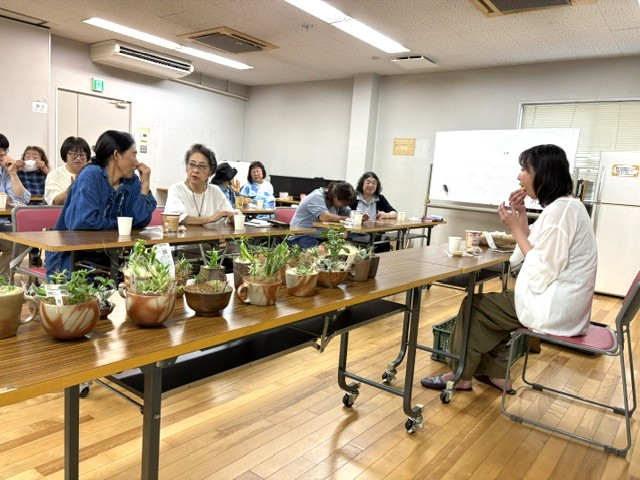 あなたの生活に癒しのグリーンを♪ 『備前焼の器で自分だけの多肉植物のアレンジメントを作ってみよう!!』
【岡山東エリア幡多南コープ委員会】